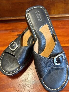 NWT Born “Gwen” Black Leather Slide Wedge Heel Mules with Silver Buckles